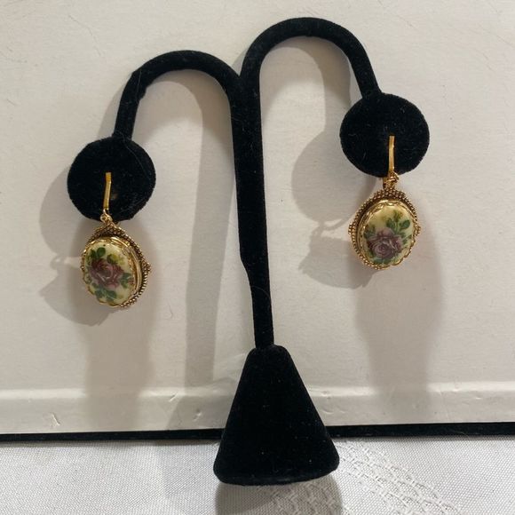 Vintage Gold And Floral Cabochon Earrings - Picture 3 of 6